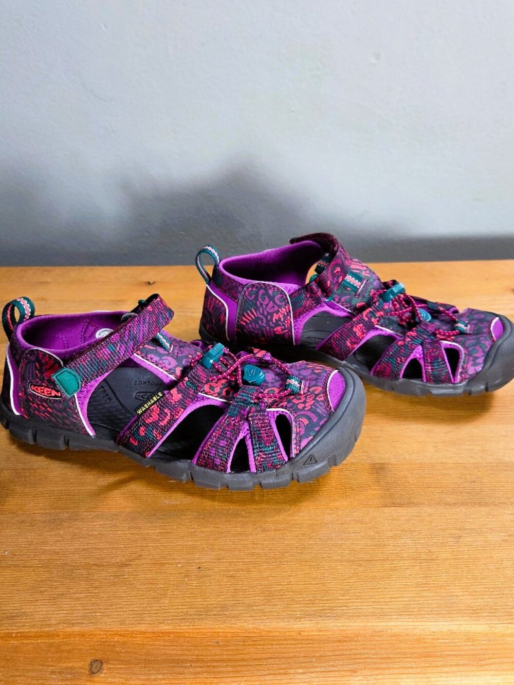 KEEN Children Girls Size 3 Seacamp II CNX  Purple Pink Waterproof Hiking Sandals